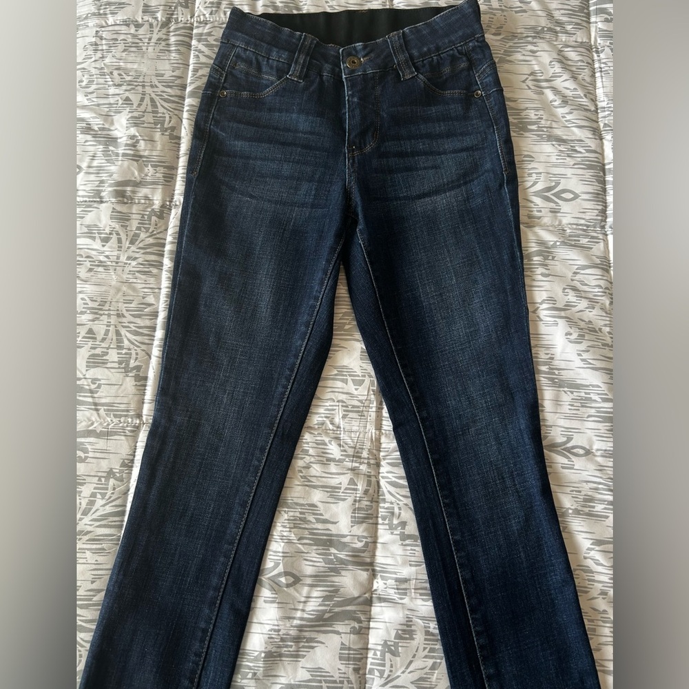 JAG dark blue skinny jeans Size 2/26. But run big.